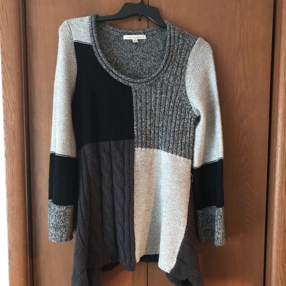 Colorblocked Sweater - Picture 2 of 10